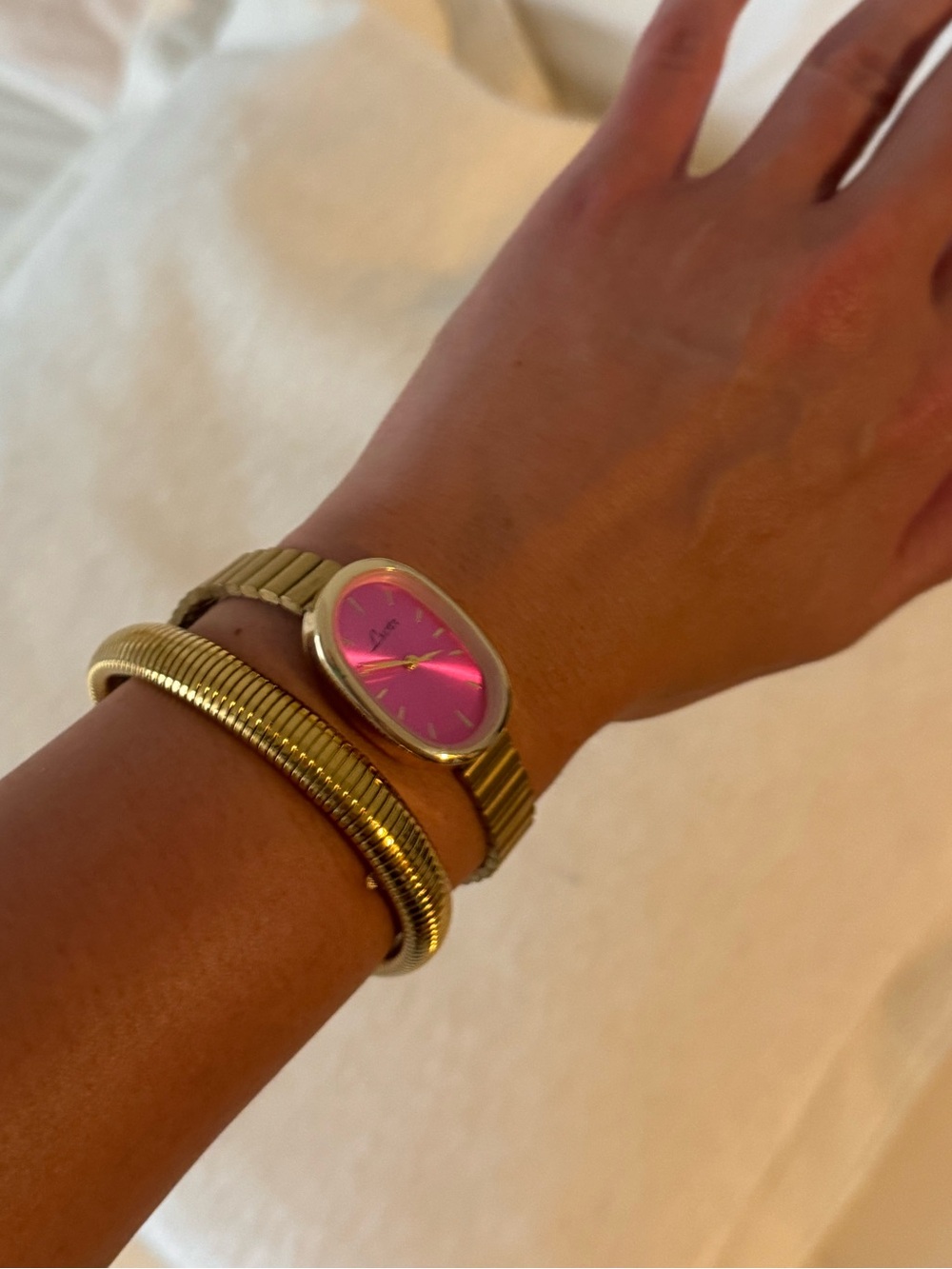 Vintage Style Gold-Tone Women's Watch with Hot Pink Dial | NWOT - Picture 2 of 8